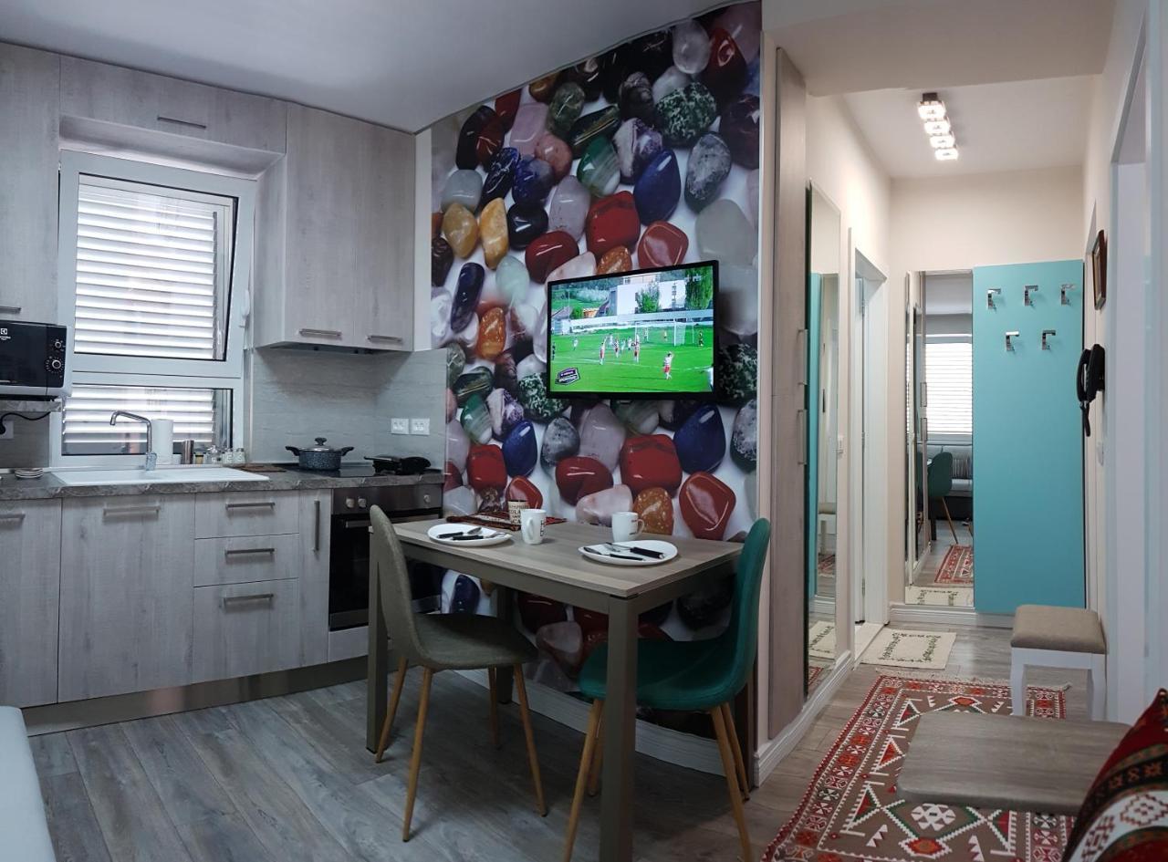 Absolute Blloku Apartment Tirana Kültér fotó